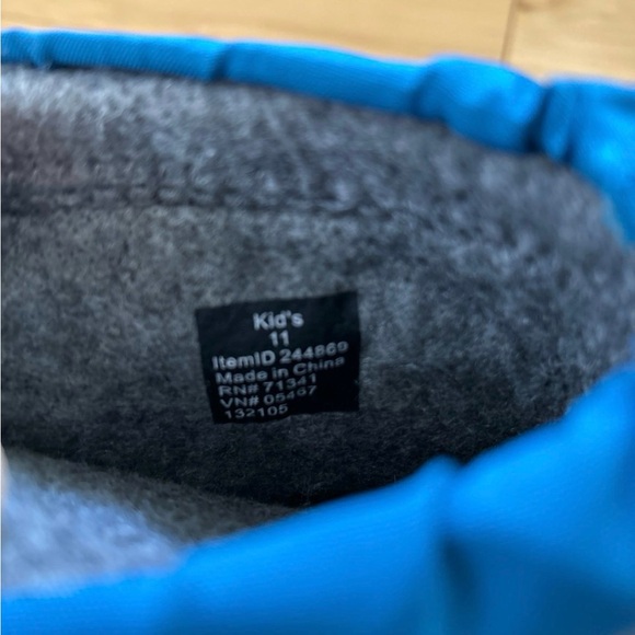 L.L. Bean Kids' Winter Boots, Size 11 - Picture 7 of 8